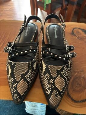 No Boundaries Snake-Print Pointed Slingback Flats in Black and Tan #41